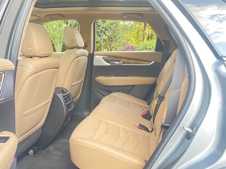 Фото 7 - Cadillac XT5