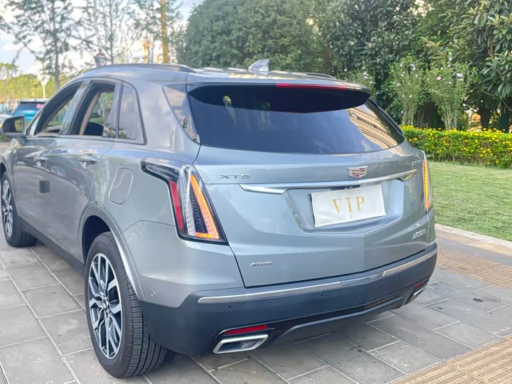 Фото 9 - Cadillac XT5