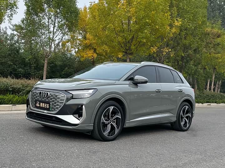 Фото 1 - Audi Q4 e-tron