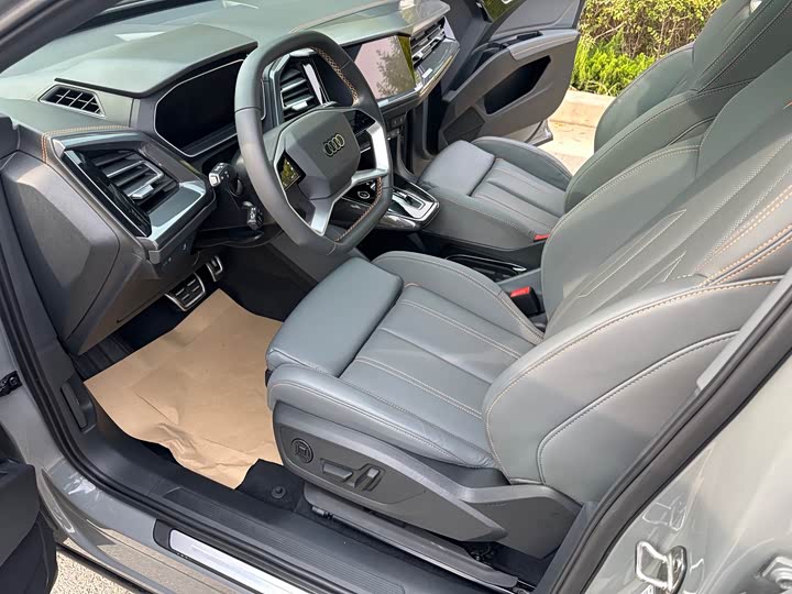 Фото 11 - Audi Q4 e-tron