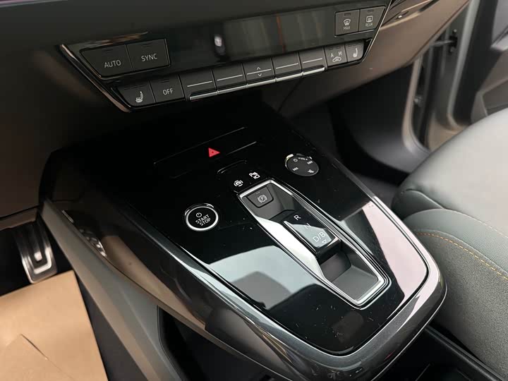 Фото 14 - Audi Q4 e-tron