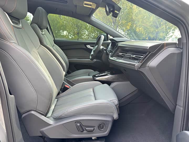 Фото 16 - Audi Q4 e-tron