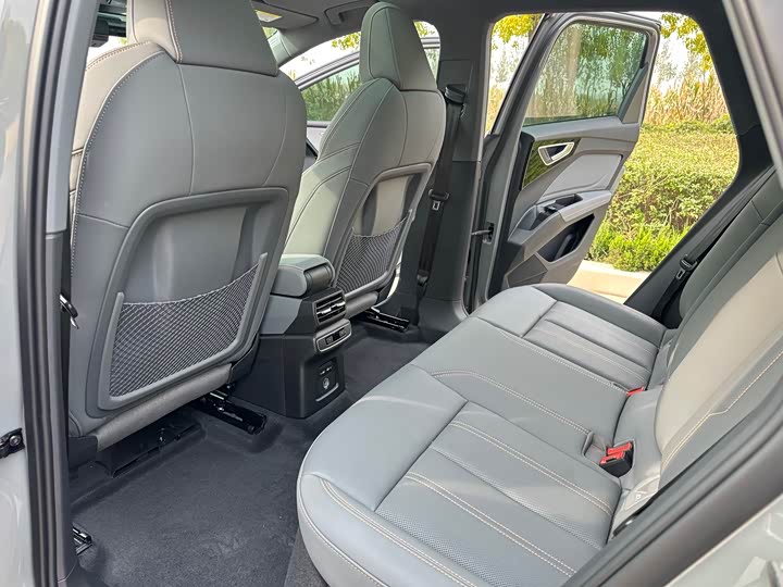 Фото 19 - Audi Q4 e-tron