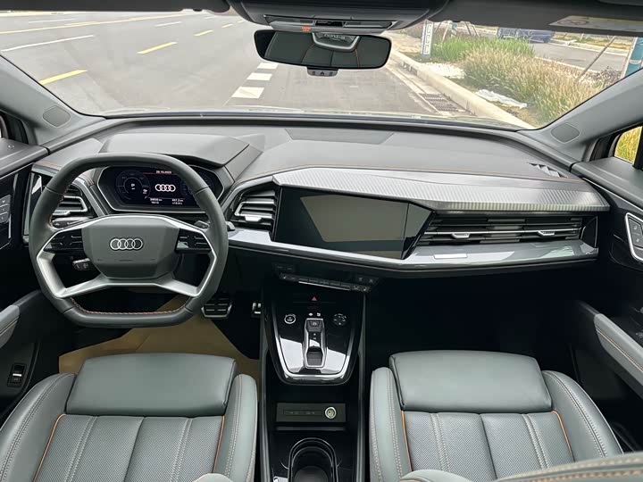 Фото 22 - Audi Q4 e-tron