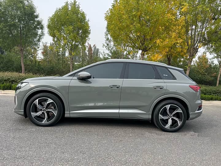 Фото 3 - Audi Q4 e-tron