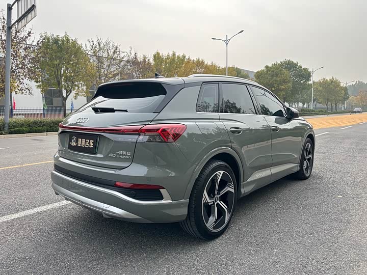 Фото 6 - Audi Q4 e-tron