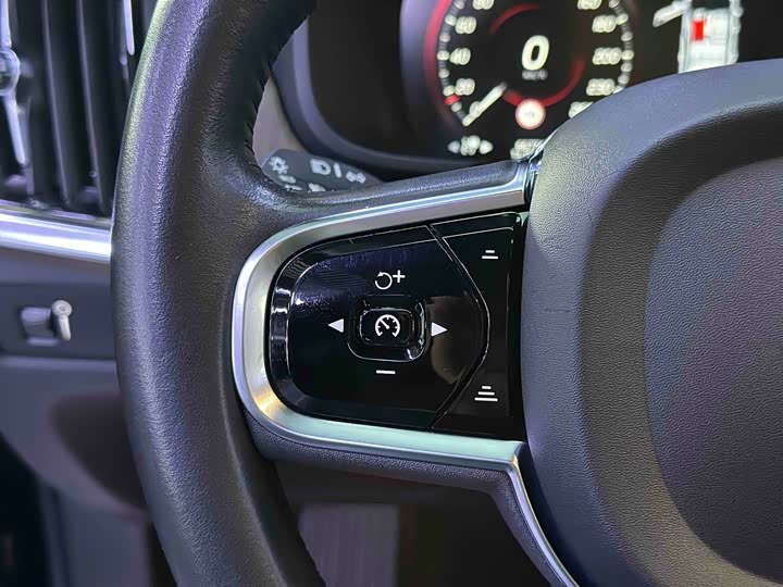 Фото 15 - Volvo S90