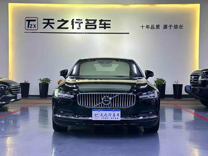 Фото 2 - Volvo S90