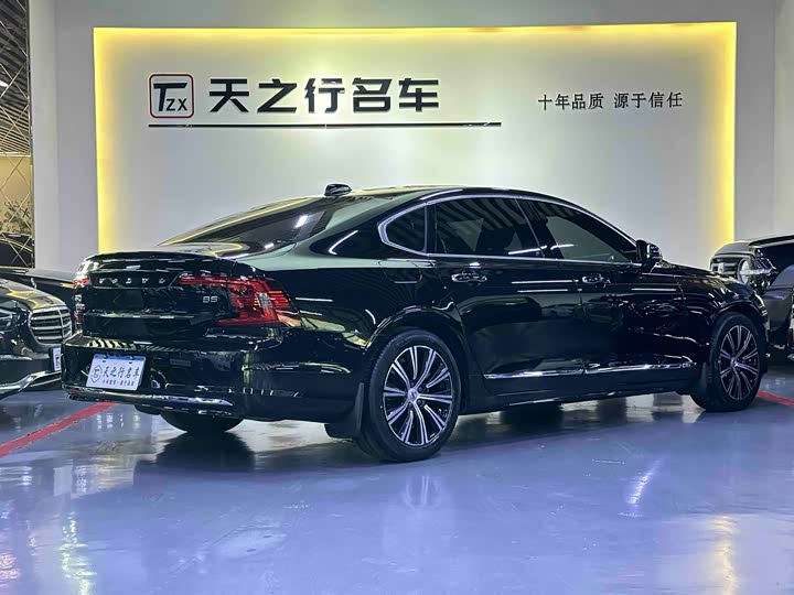 Фото 4 - Volvo S90