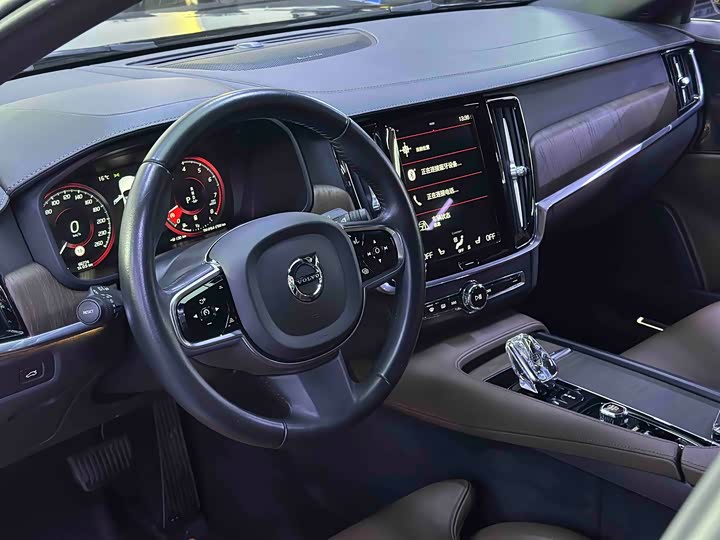 Фото 6 - Volvo S90