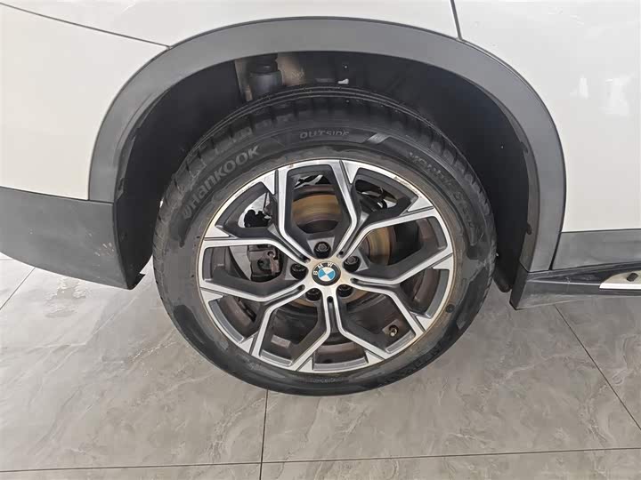 Фото 26 - BMW X1