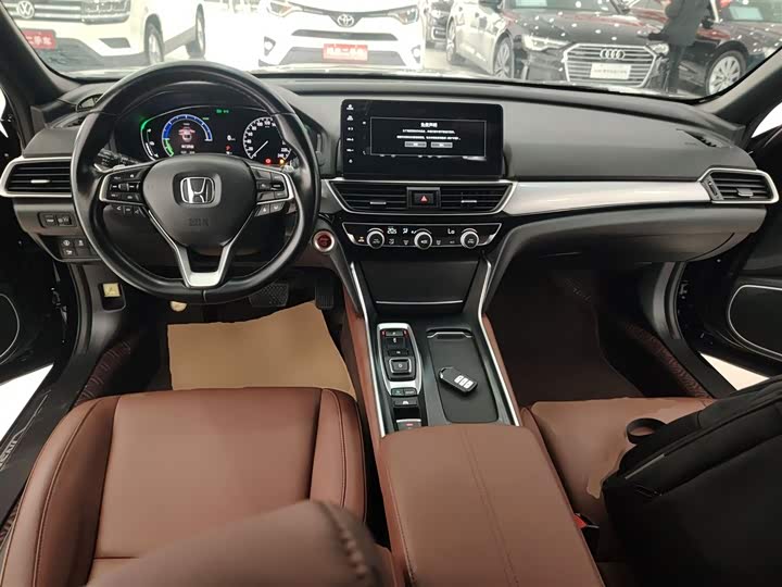 Фото 10 - Honda Inspire