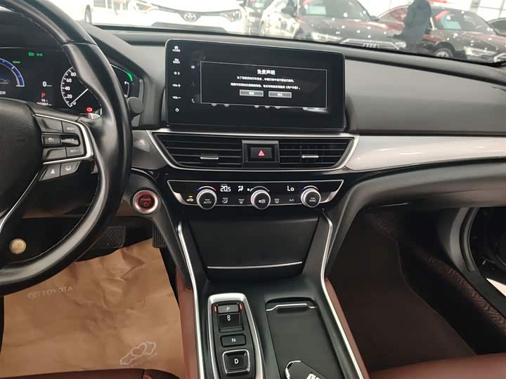 Фото 13 - Honda Inspire