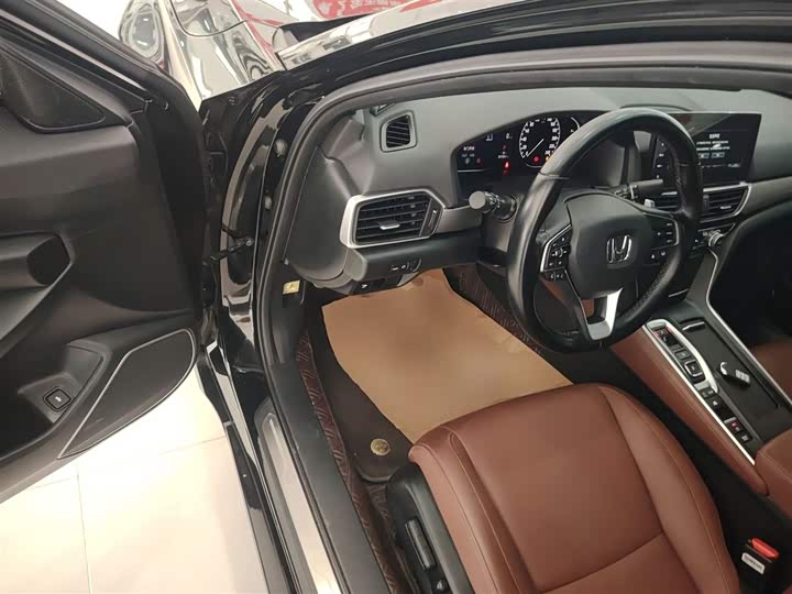 Фото 16 - Honda Inspire