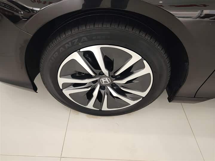 Фото 23 - Honda Inspire