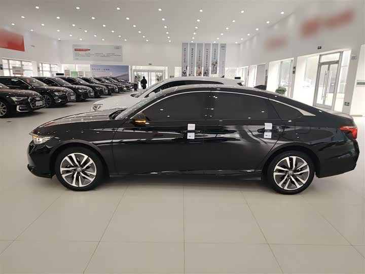 Фото 5 - Honda Inspire