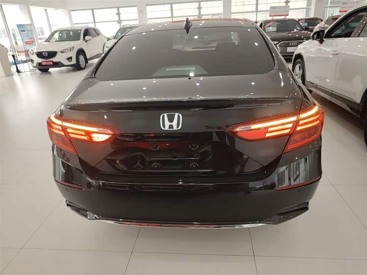 Фото 6 - Honda Inspire