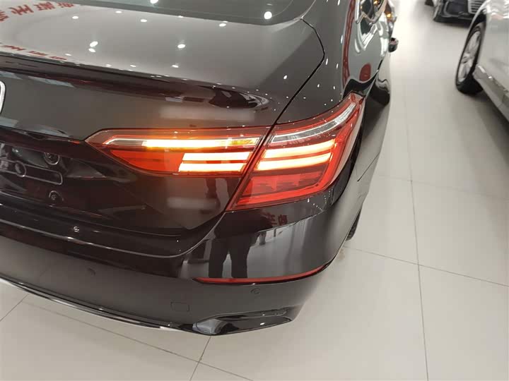 Фото 8 - Honda Inspire