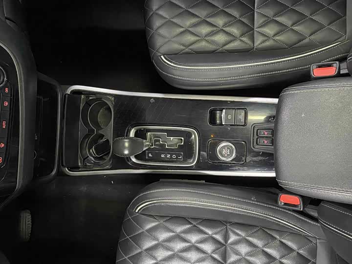 Фото 15 - Mitsubishi Outlander