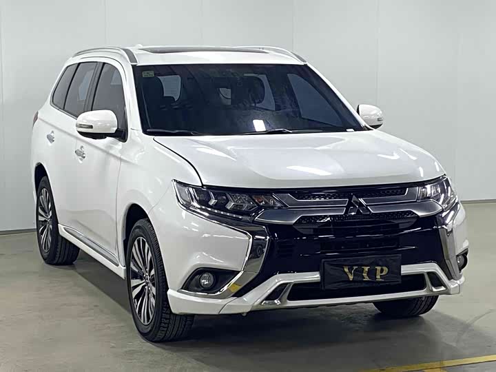 Фото 3 - Mitsubishi Outlander