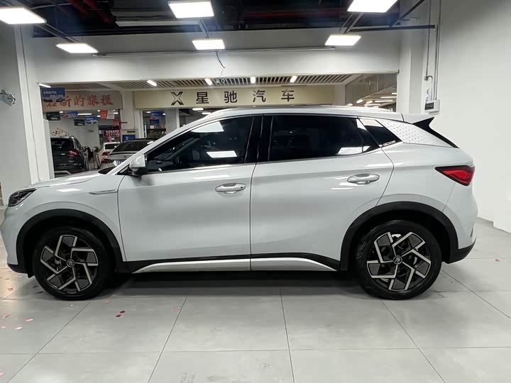 Фото 3 - BYD Yuan Plus