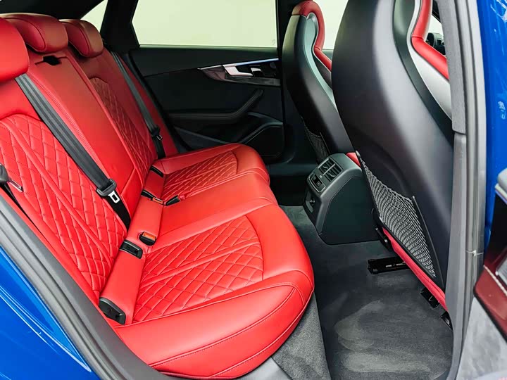 Фото 10 - Audi S4