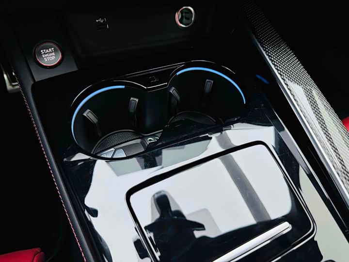 Фото 18 - Audi S4