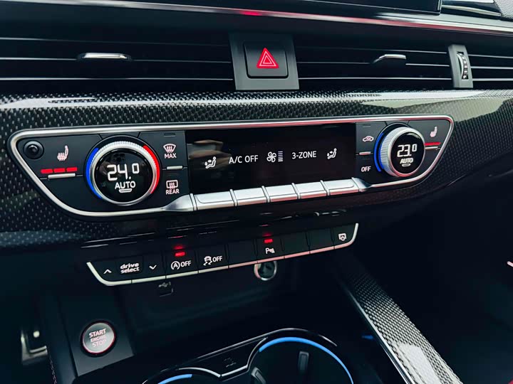 Фото 19 - Audi S4