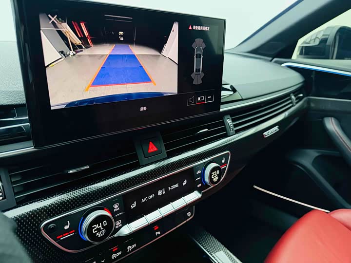 Фото 20 - Audi S4