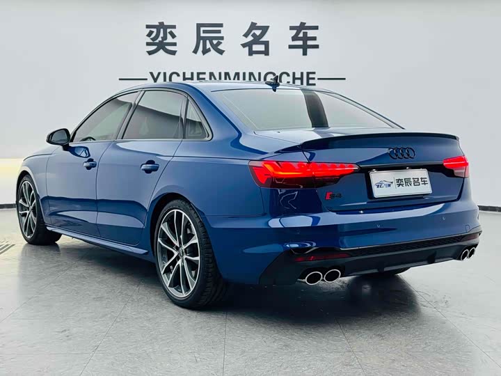 Фото 4 - Audi S4