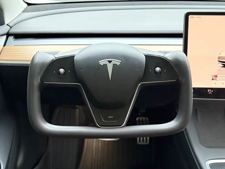 Фото 20 - Tesla Model 3