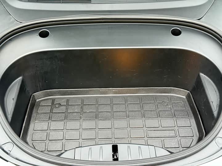 Фото 24 - Tesla Model 3