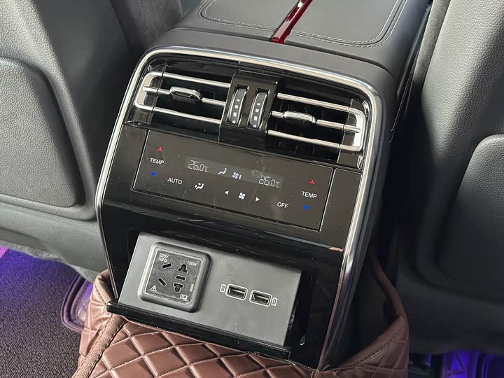 Фото 26 - Hongqi H9