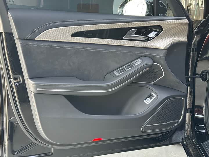 Фото 9 - Hongqi H9