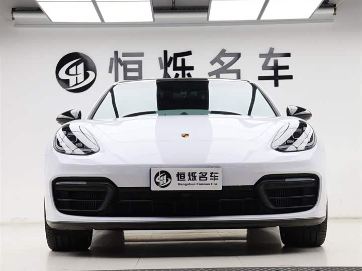 Фото 35 - Porsche Panamera