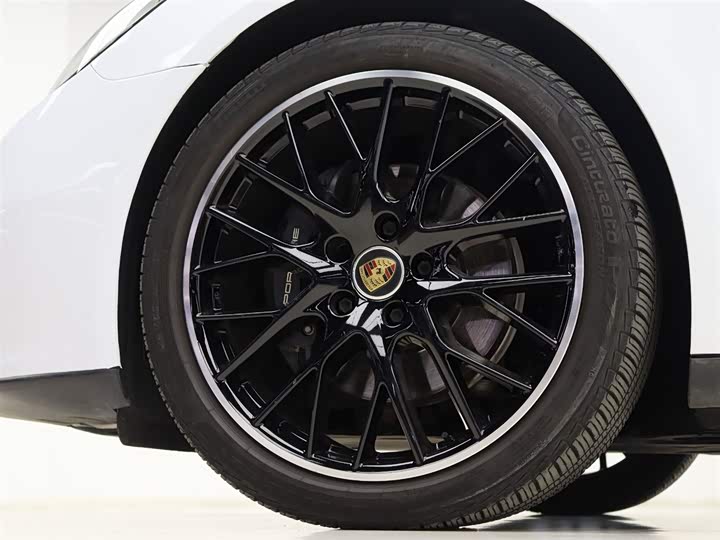 Фото 37 - Porsche Panamera