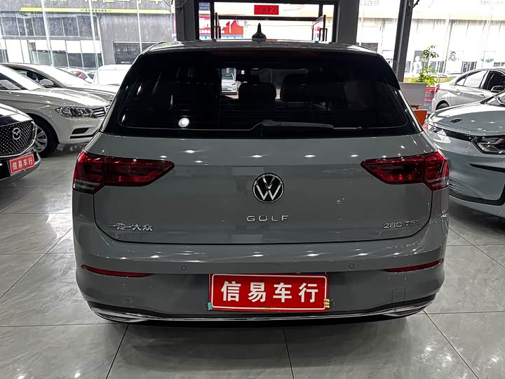 Фото 12 - Volkswagen Golf