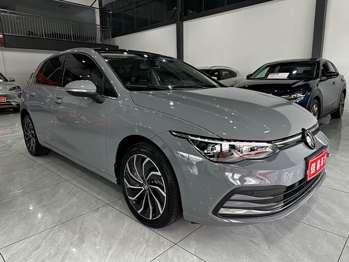 Фото 2 - Volkswagen Golf