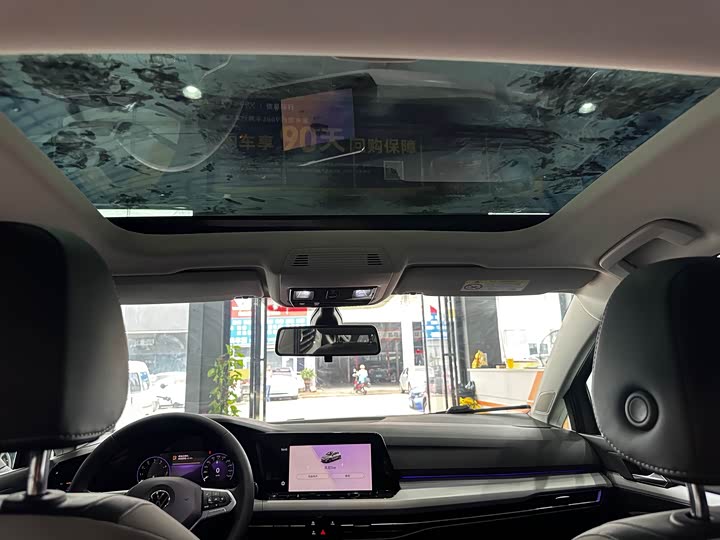 Фото 8 - Volkswagen Golf