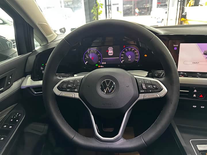 Фото 9 - Volkswagen Golf