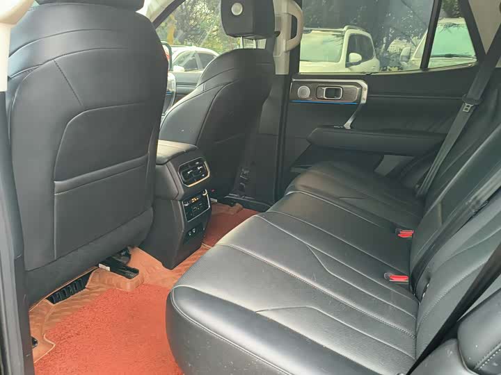 Фото 4 - Tank 400 Hybrid