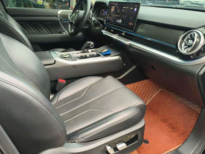 Фото 8 - Tank 400 Hybrid