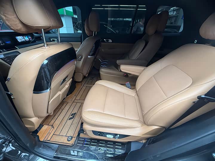 Фото 12 - LiXiang One