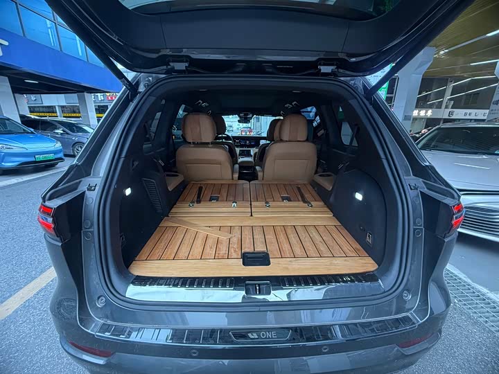 Фото 13 - LiXiang One