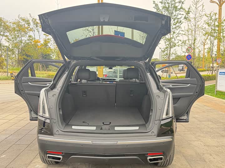 Фото 13 - Cadillac XT5