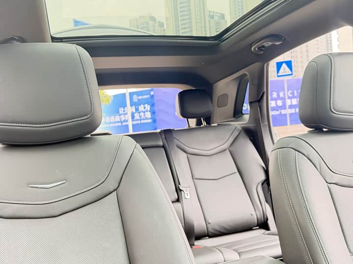 Фото 19 - Cadillac XT5