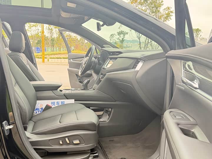 Фото 20 - Cadillac XT5