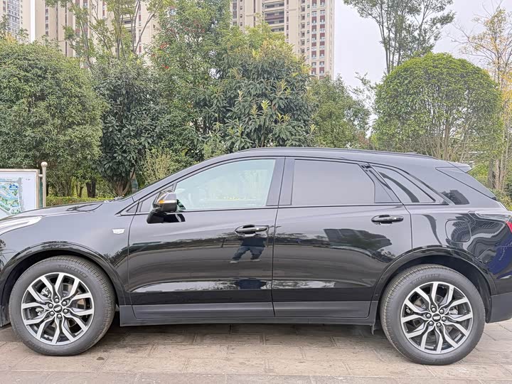 Фото 4 - Cadillac XT5