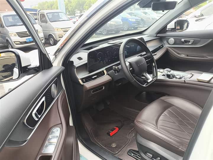 Фото 16 - Chery Tiggo 8 Pro