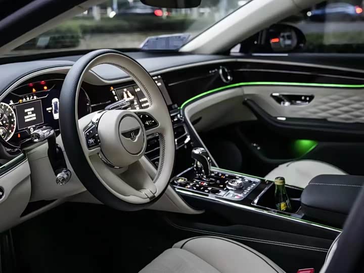 Фото 4 - Bentley Flying Spur Hybrid